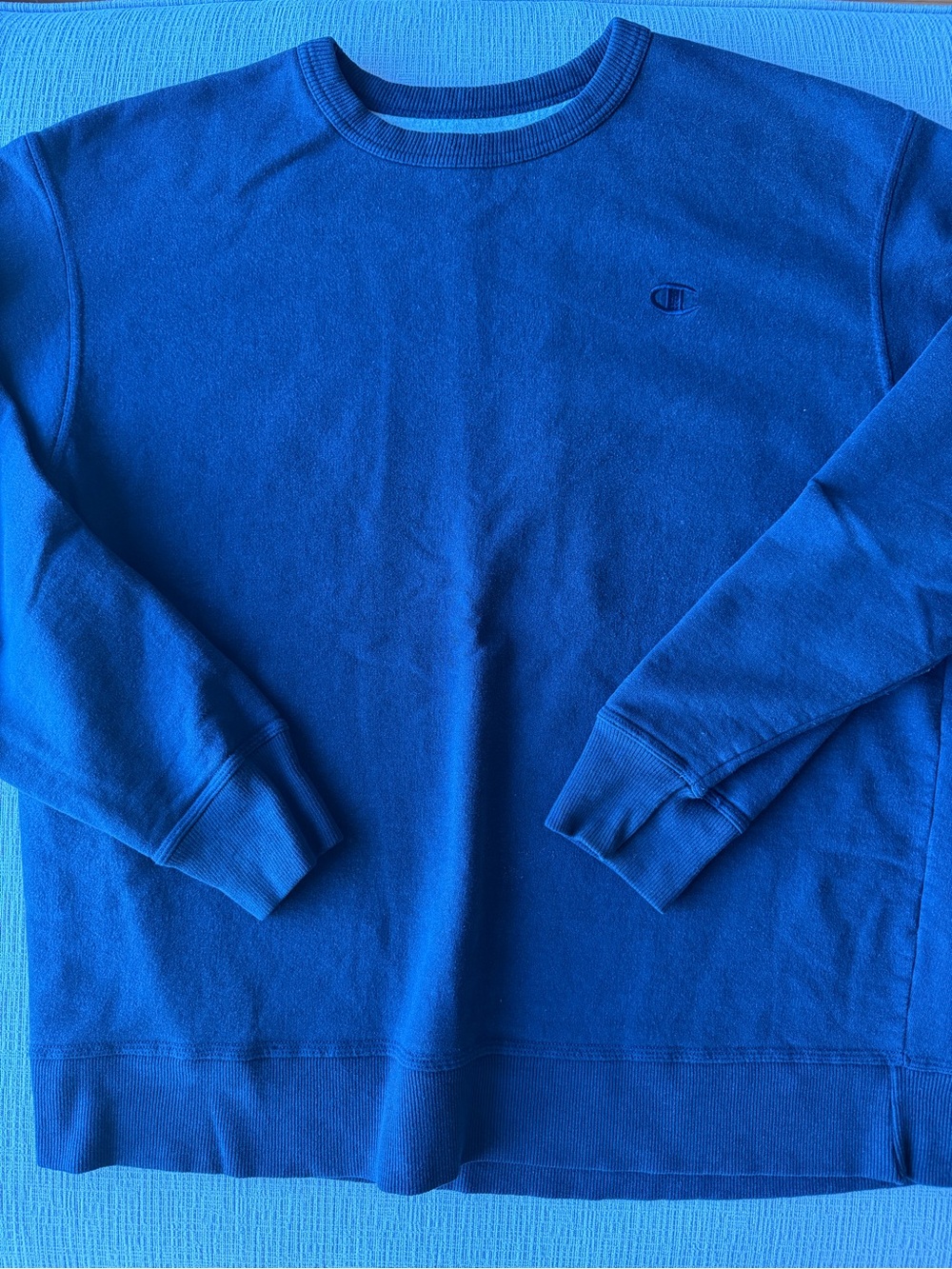 men’s Champion crewneck